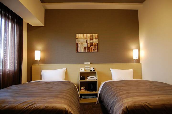 Room 3 of 25