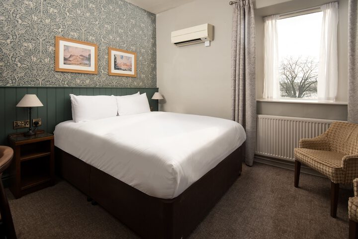 Room 9 of 48