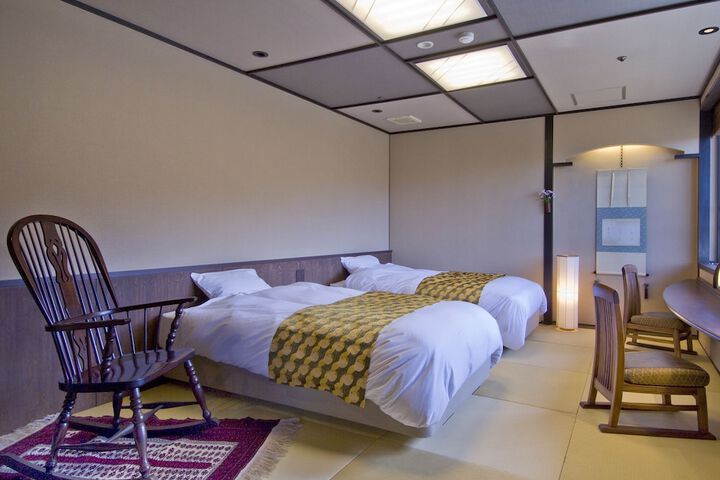 Room 20 of 102