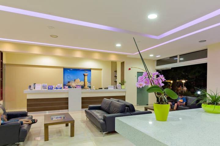 Guest Lobby
