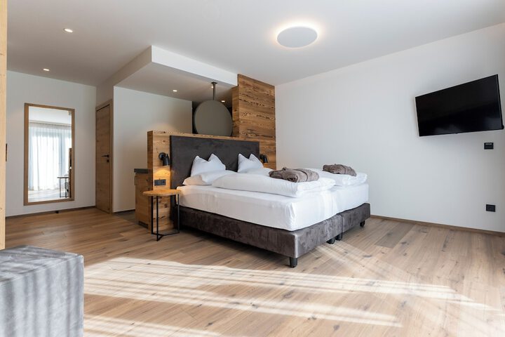 Room 6 of 95
