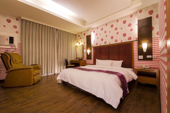 Room 10 of 31