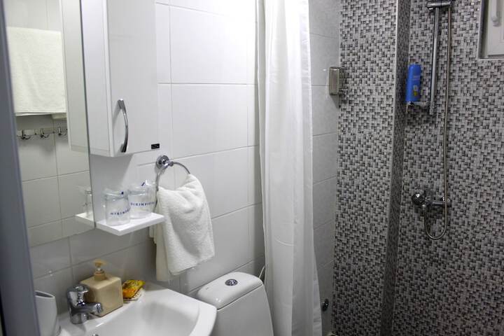 Room 67 of 100