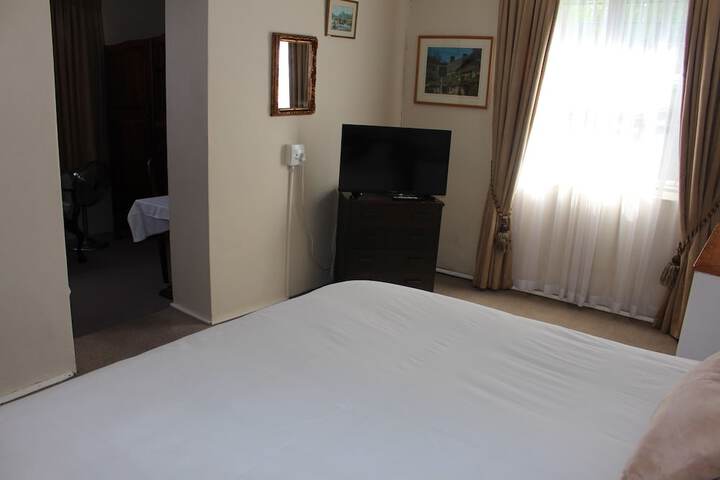 Room 62 of 198