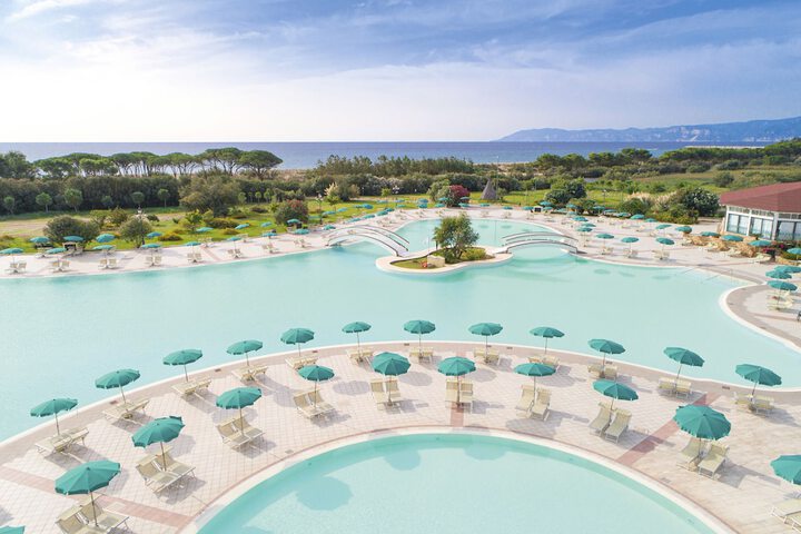 Pool Hotel