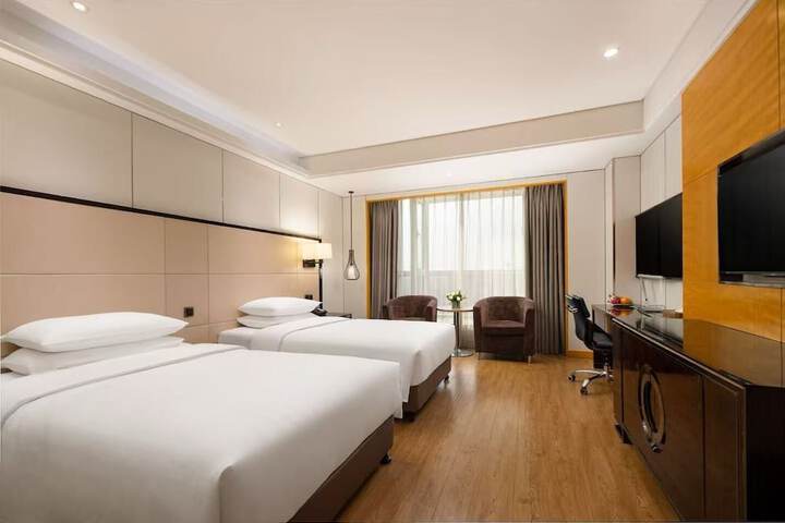 Room 3 of 34