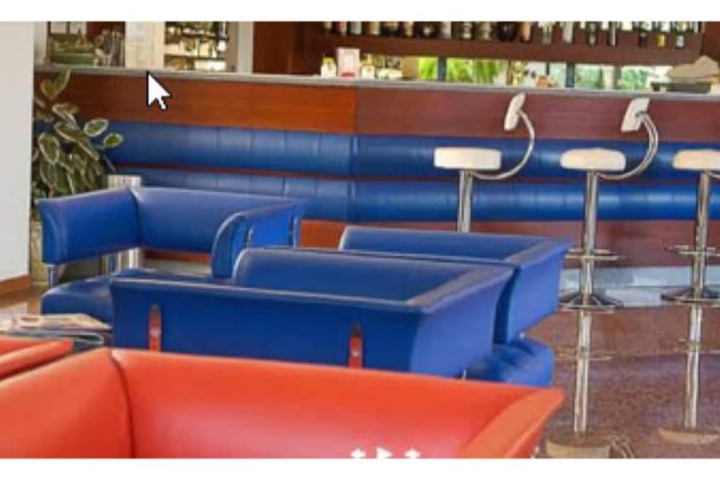 Lounge 16 of 20