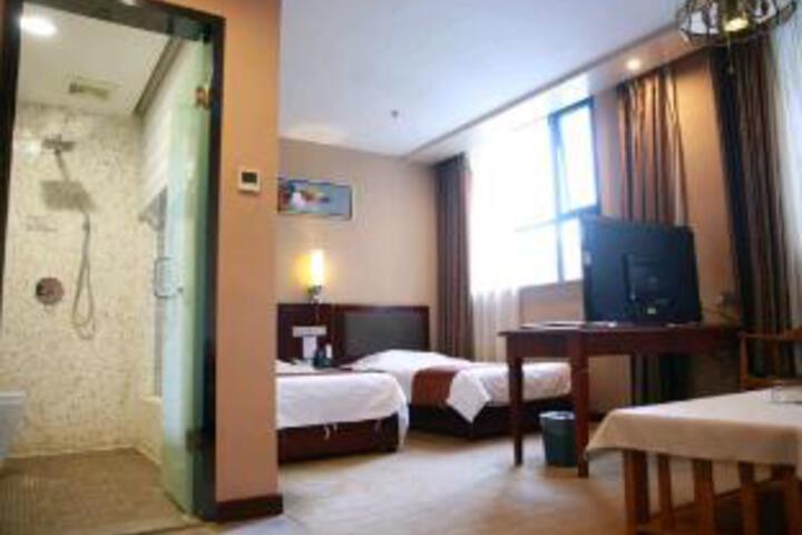 Room 18 of 20