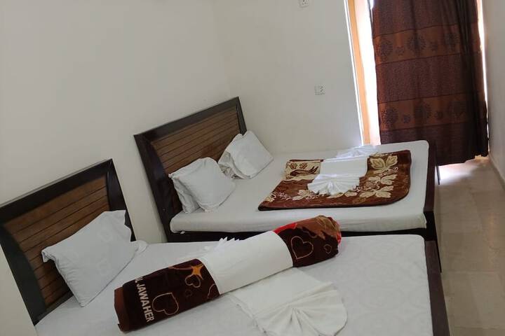 Room 4 of 14
