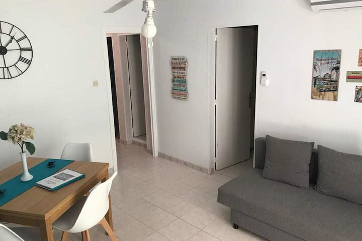 Room 8 of 11