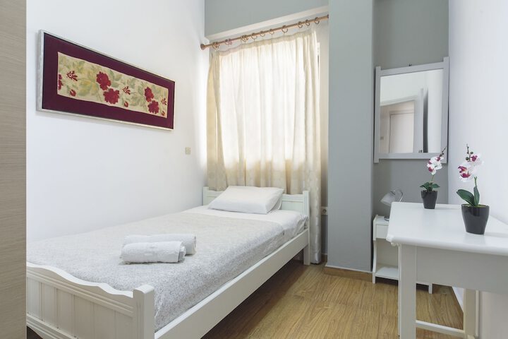 Room 42 of 63
