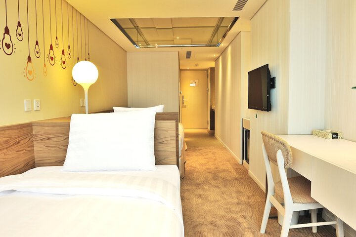 Room 62 of 171