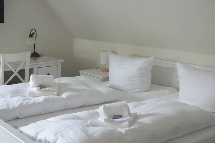 Room 30 of 68