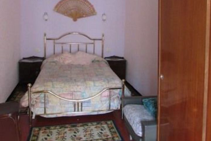 Room 8 of 22