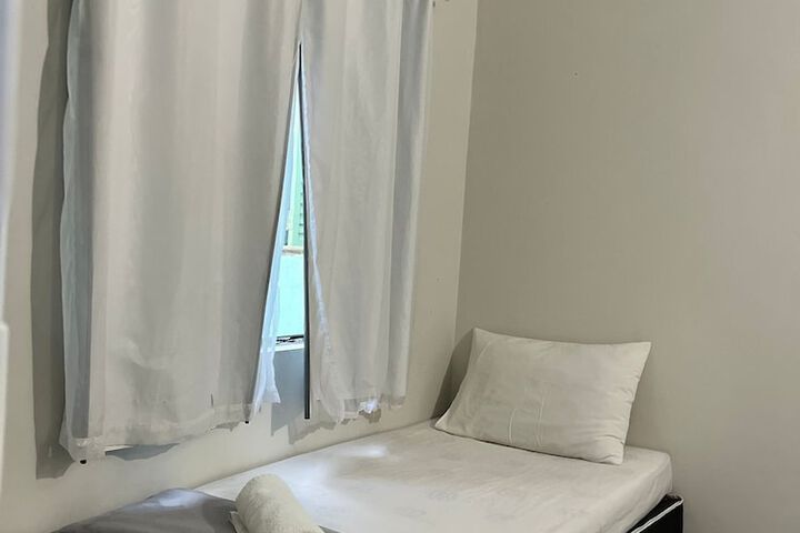 Room 10 of 13