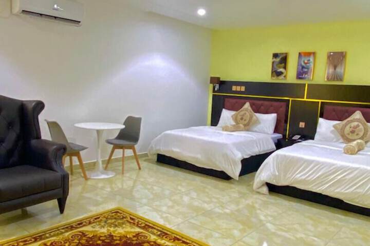 Room 8 of 27