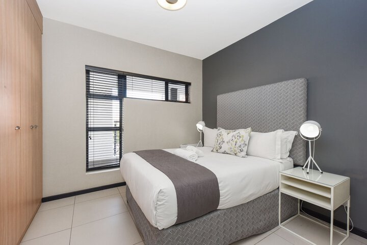 Room 50 of 215