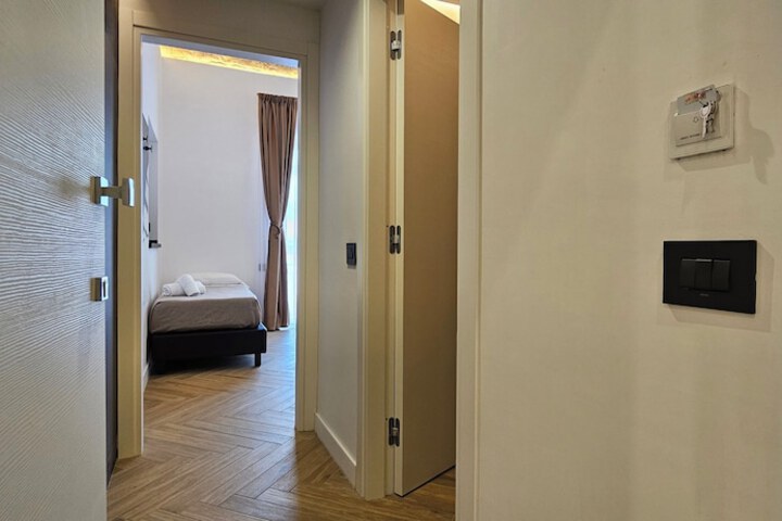 Room 30 of 38