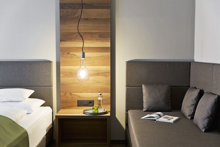 Room 21 of 100