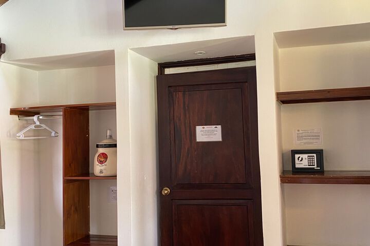Room 50 of 77