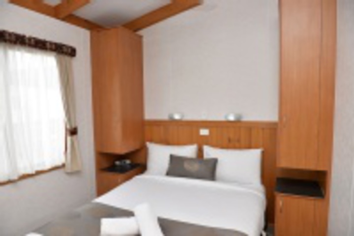 Room 30 of 324