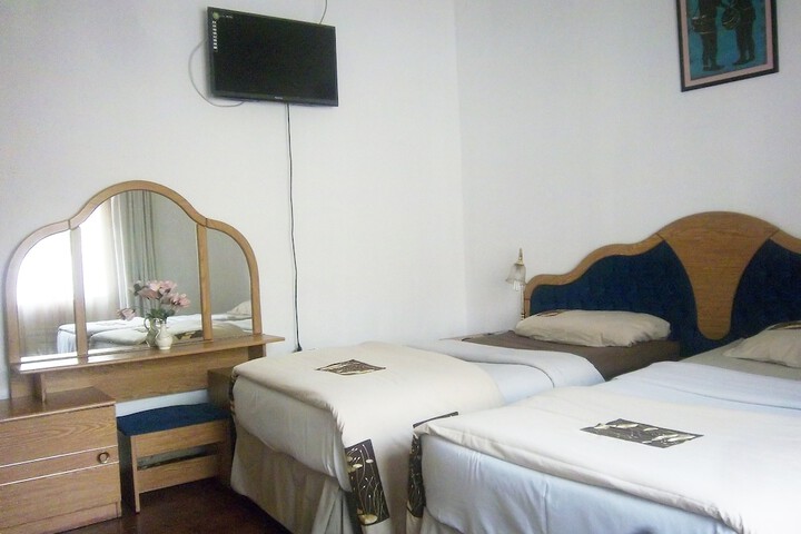 Room 2 of 55
