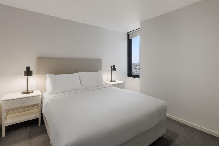 Room 6 of 32