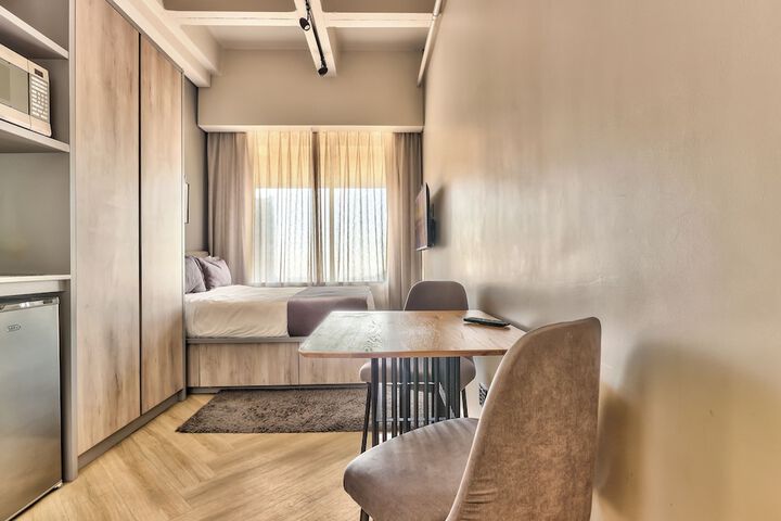 Room 16 of 48