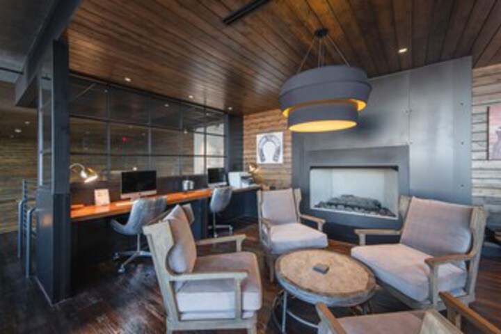 Business Center 19 of 114
