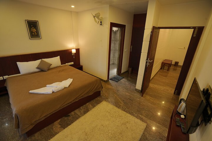 Room 4 of 48