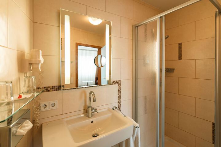 Room 10 of 72