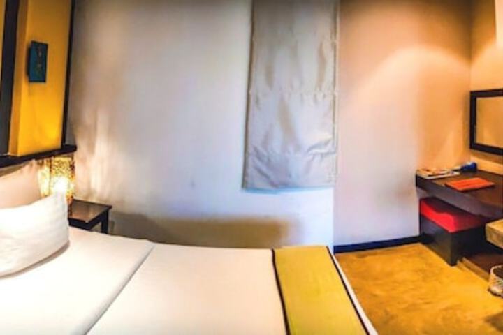 Room 4 of 43