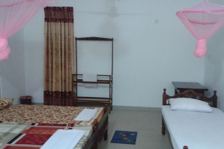 Room 3 of 75