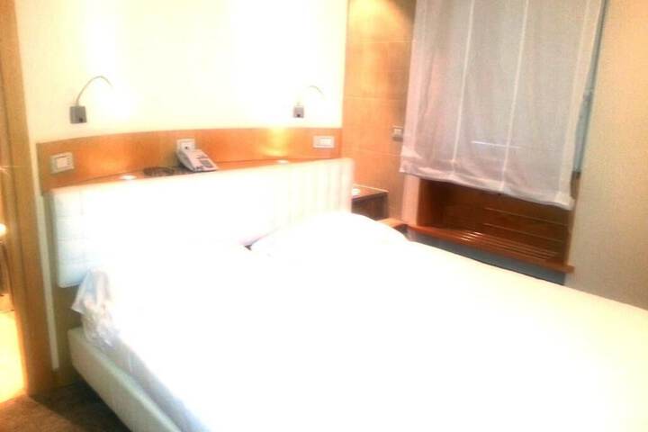 Room 8 of 26