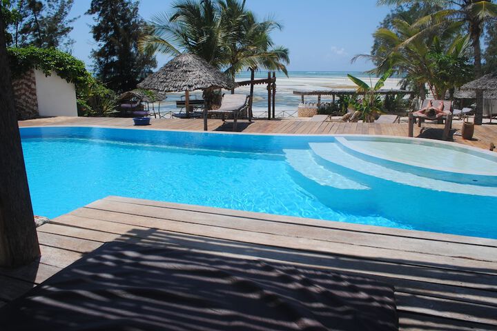 Pool 42 of 140