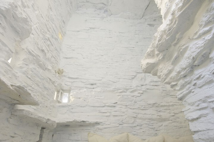 Room 3 of 231