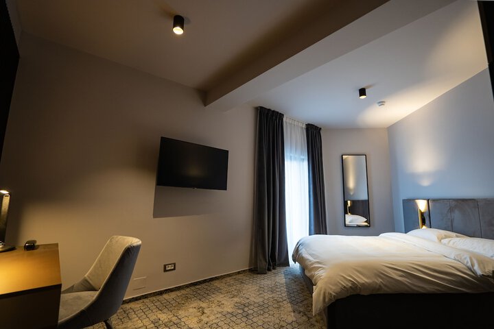 Room 3 of 13