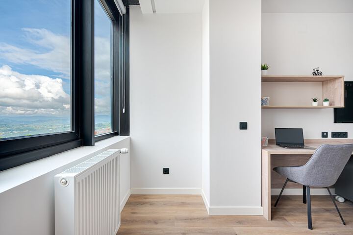 Room 5 of 18