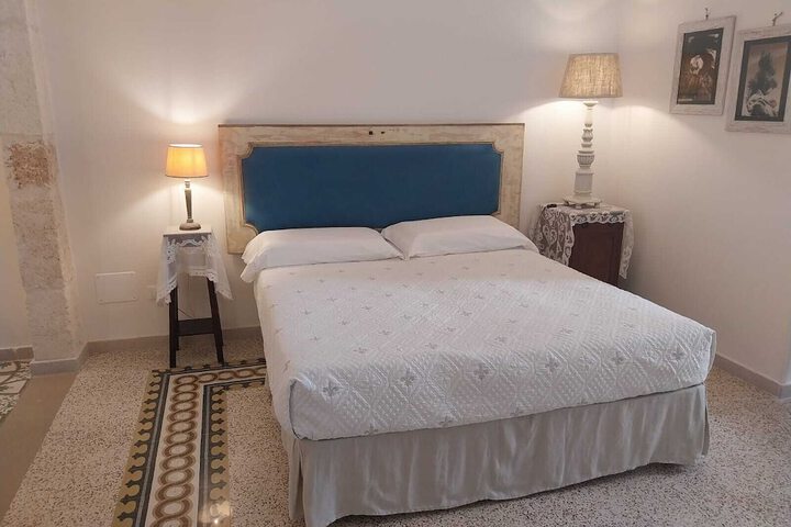 Room 20 of 106