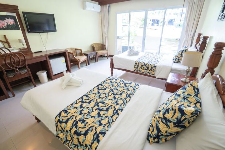 Room 9 of 35