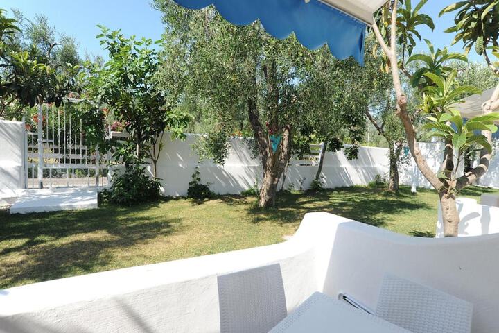 Terrace/Patio 12 of 52