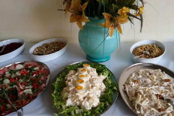 Dining 8 of 33