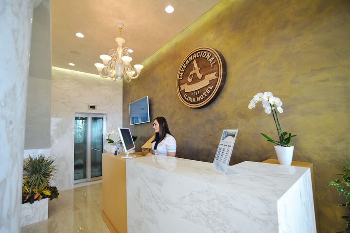 Check-in/check-out kiosk