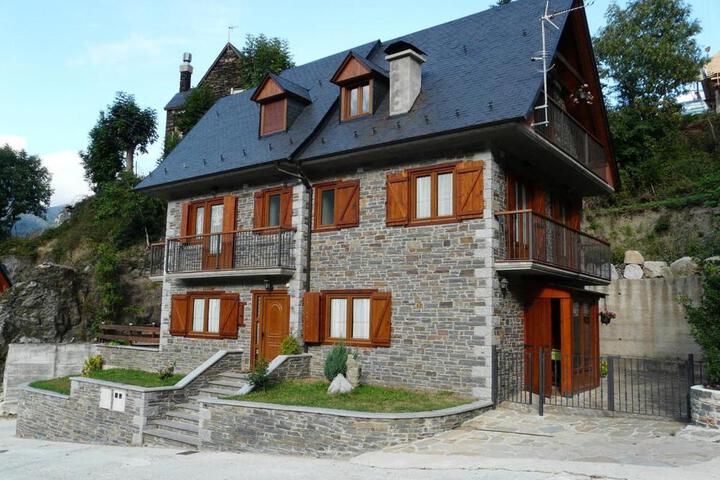 Exterior of Charming Chalet in Viella Mountain View
