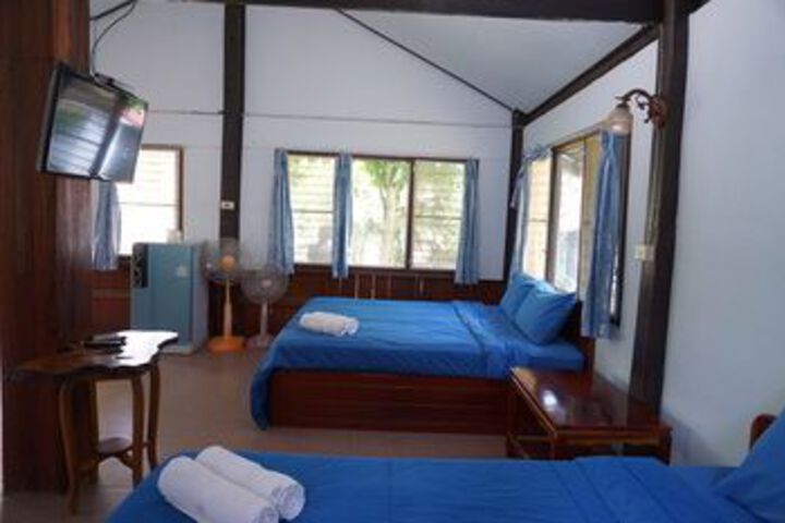 Room 16 of 38
