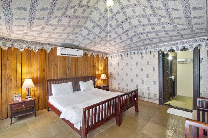 Room 6 of 38