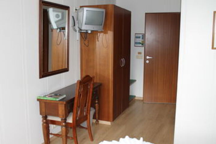Room 80 of 88