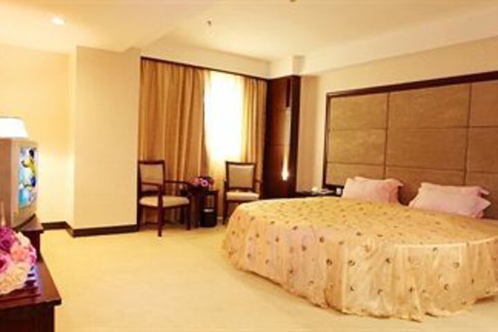 Room 4 of 27