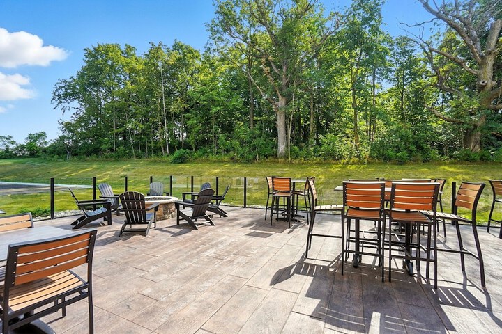Terrace/Patio 102 of 109