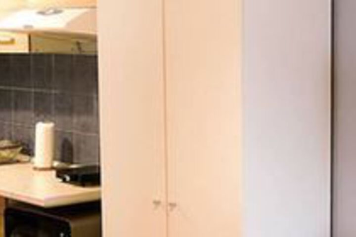 Room 3 of 7